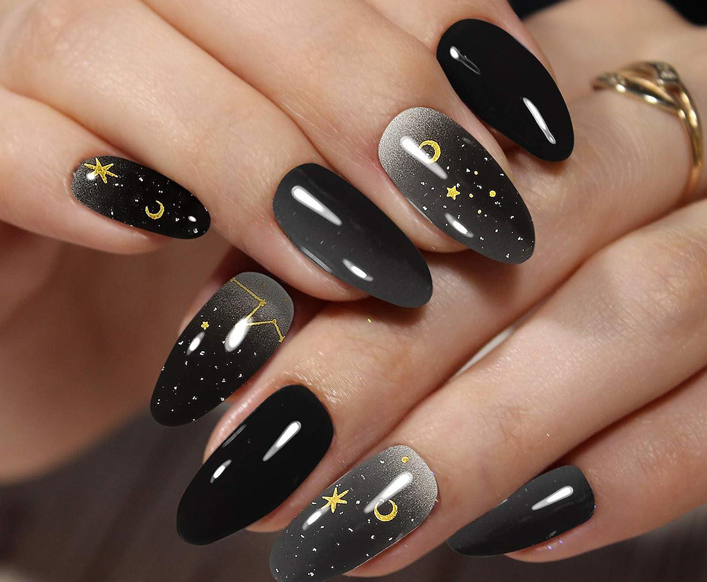 My Nail Adventure: Exploring the Coolest Nail Art Trends of the Year!