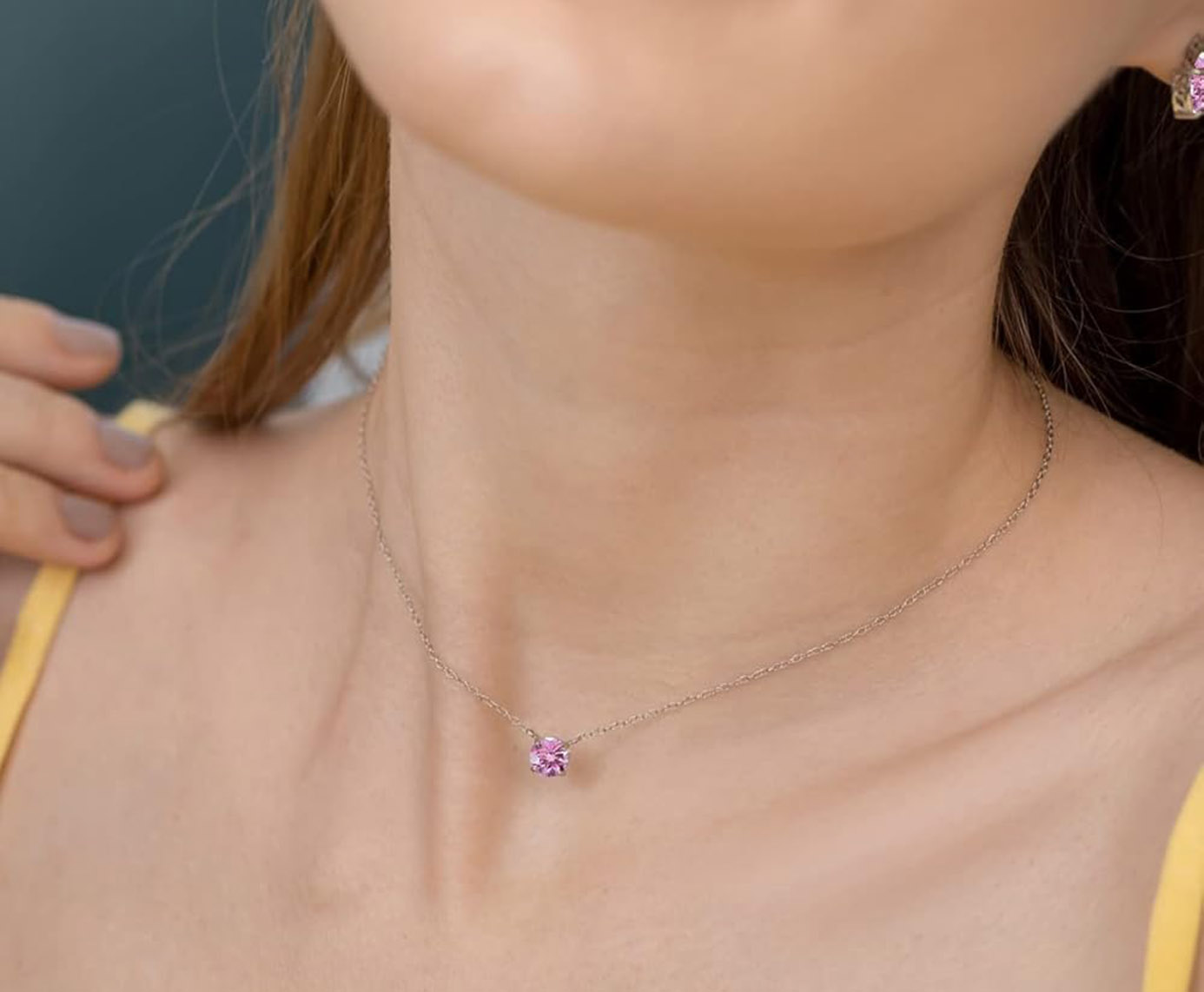 The Beauty of Sparkle and Delicate Elegance: How a Dainty Necklace Can Elevate Your Everyday Style